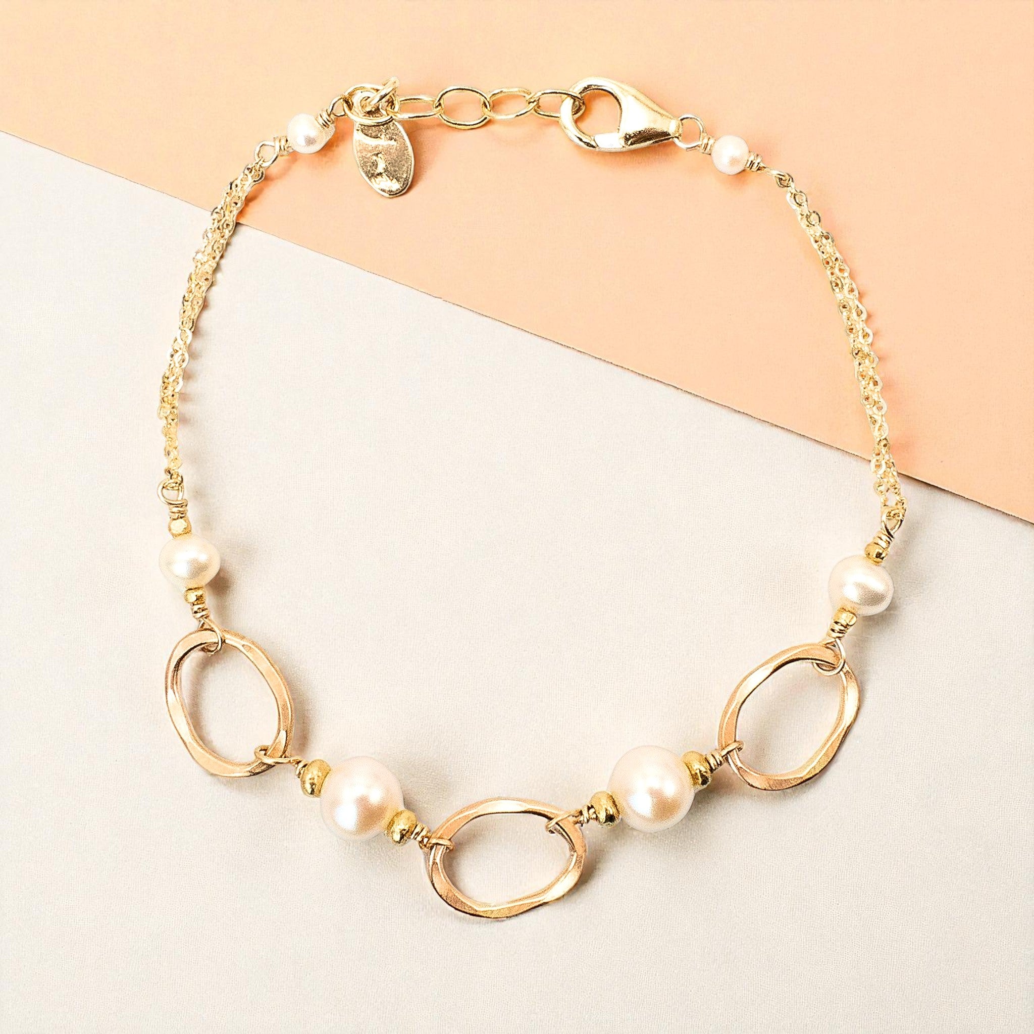 Golden Link Pearl Bracelet