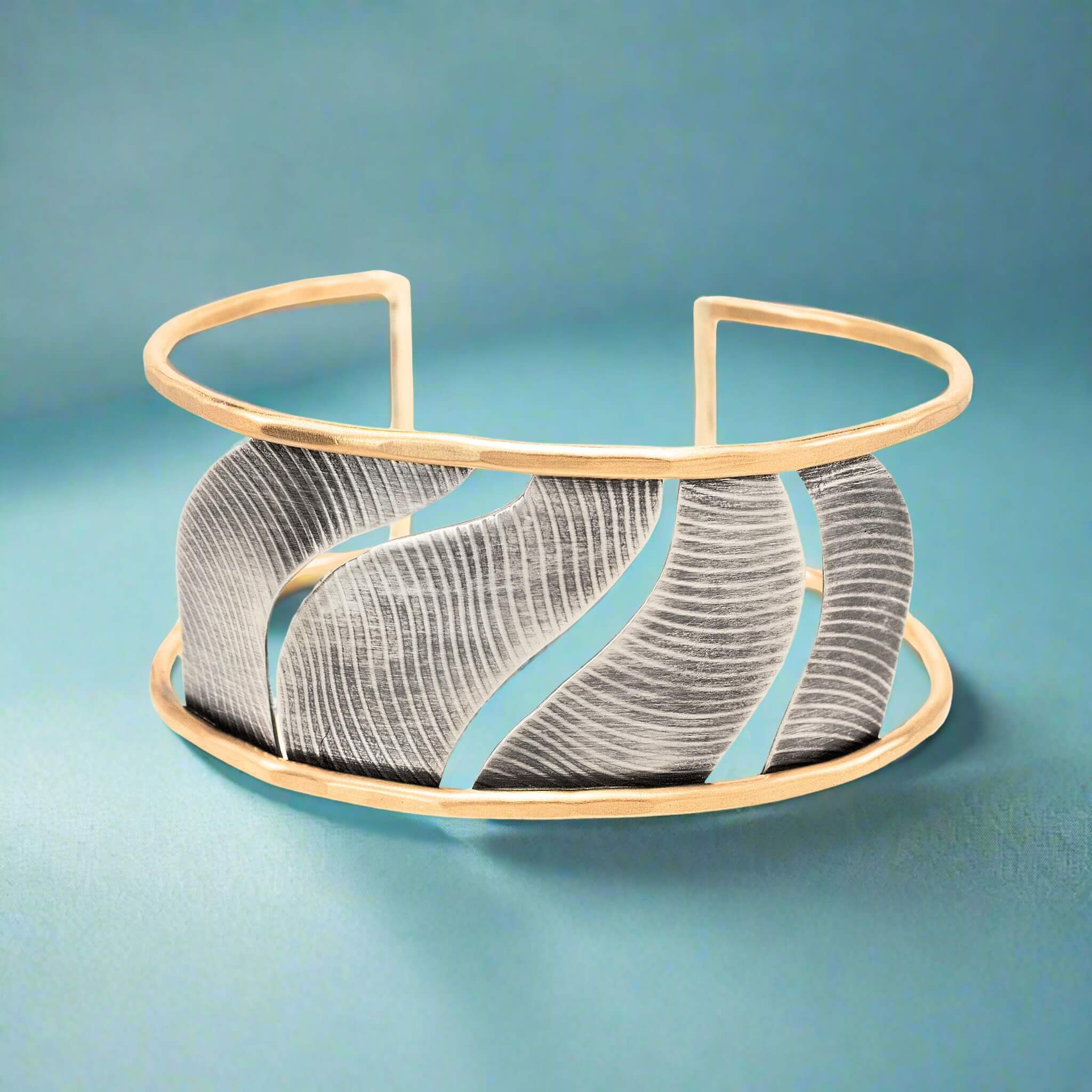 Radiant Flow Cuff - Cuffs