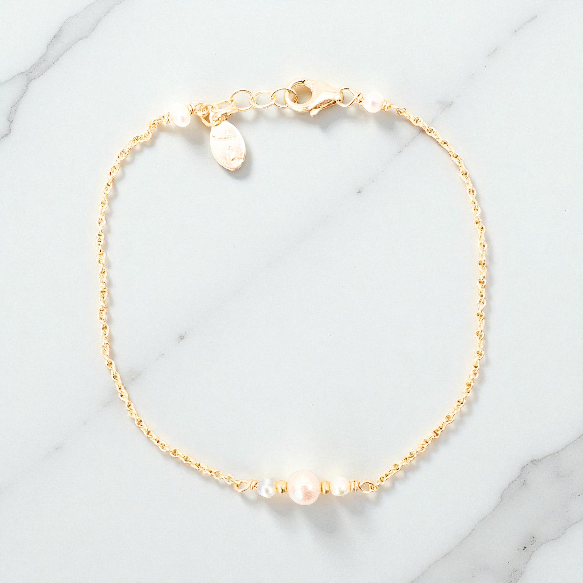 Simple Pearl Bracelet